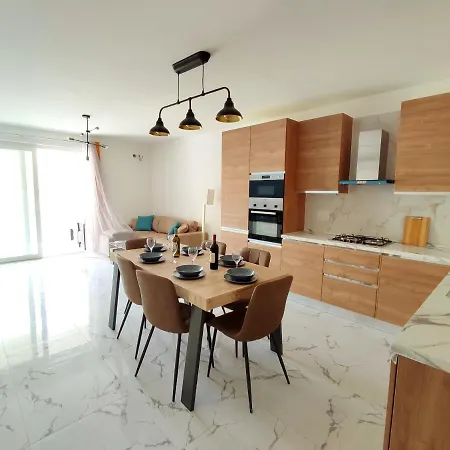 3 Bedroom Near Seafront Apartment