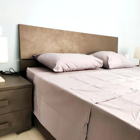 Апартаменты 3 Bedroom Near Seafront Слима