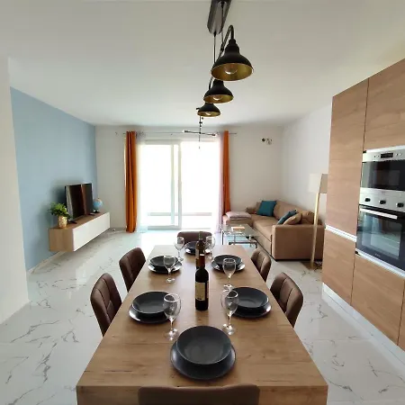 Apartment 3 Bedroom Near Seafront Sliema