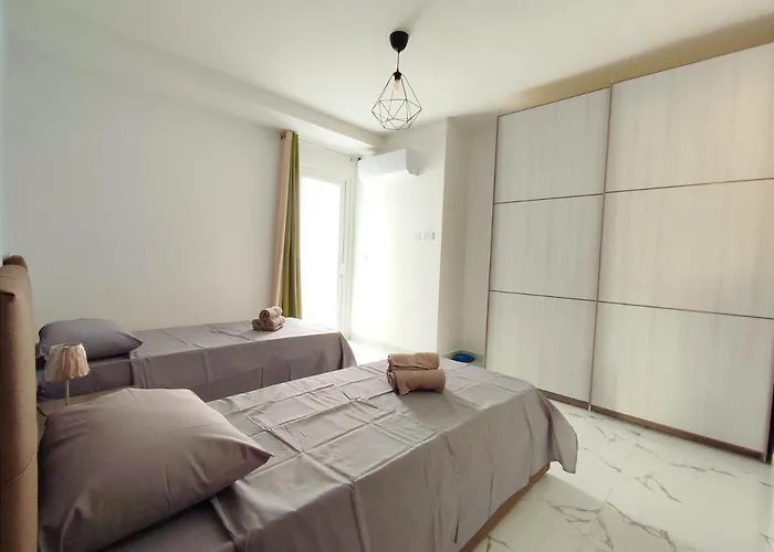 3 Bedroom Near Seafront *