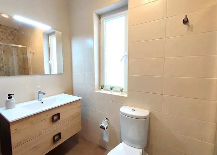 3 Bedroom Near Seafront * סליאמה